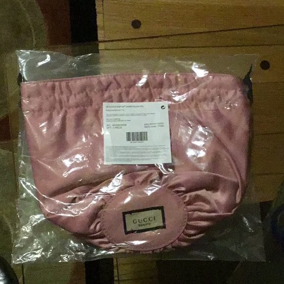 Gucci silky makeup bag/pouch - Picture 7 of 8